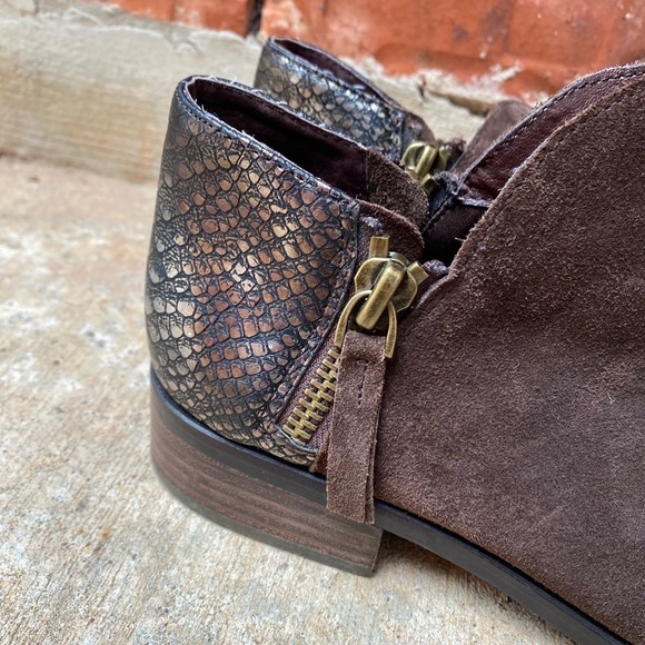 Very Volatile Womens 10 Brown Suede Pointed Toe Zip Reptile Heel Ankle Boots - Picture 4 of 8